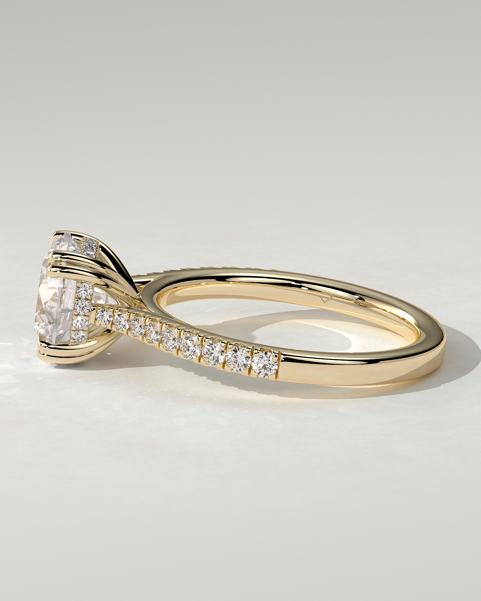 Amelia Solitaire Round Ring