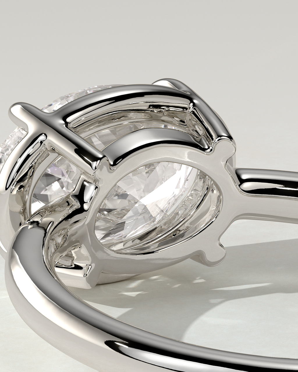 Arlo Bezel Oval Ring