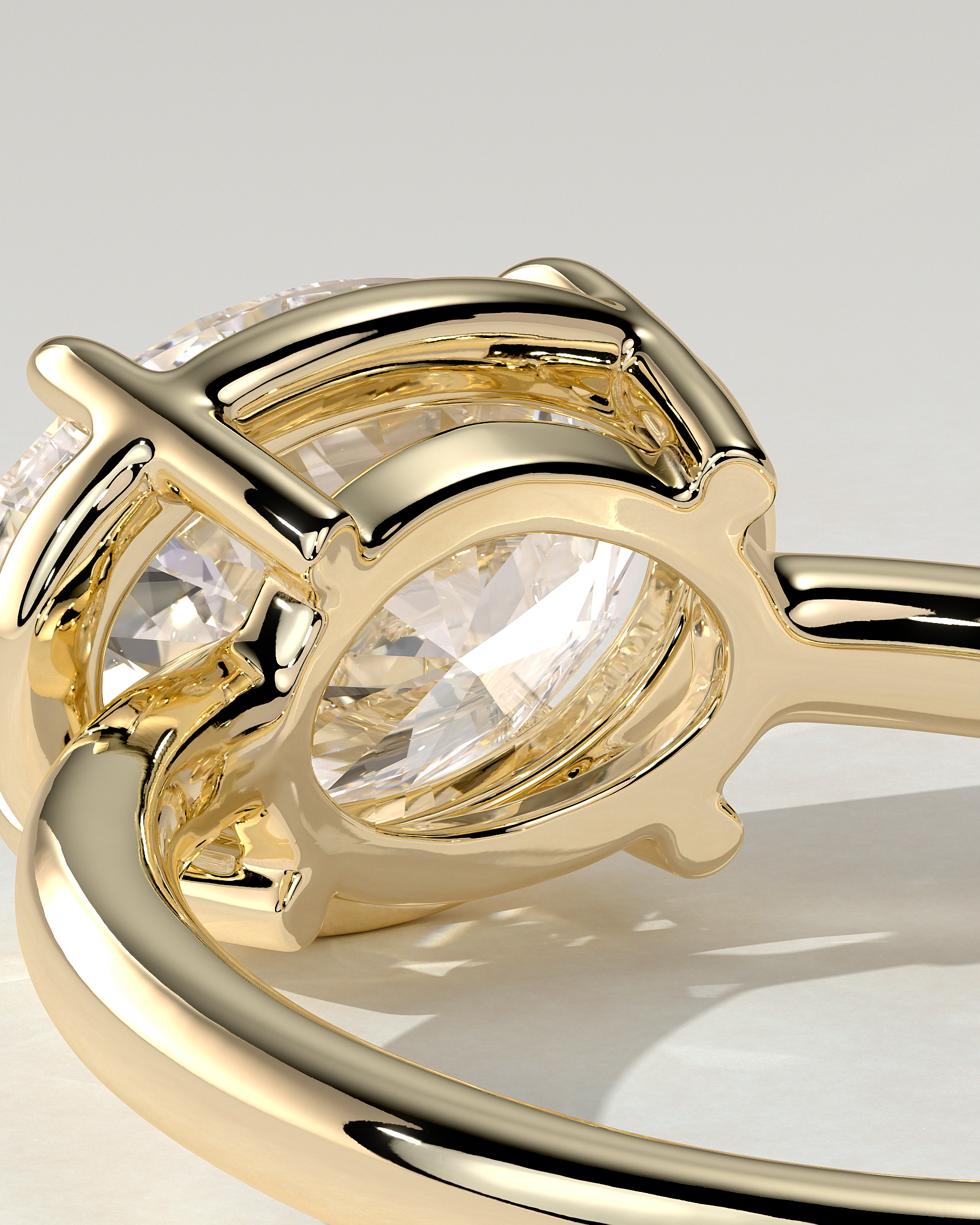 Arlo Bezel Oval Ring