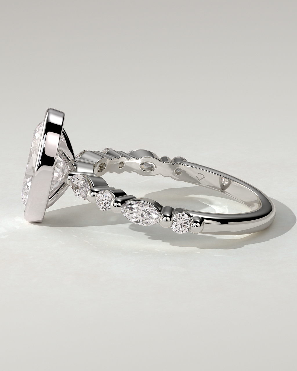 Aylin Bezel Round Ring