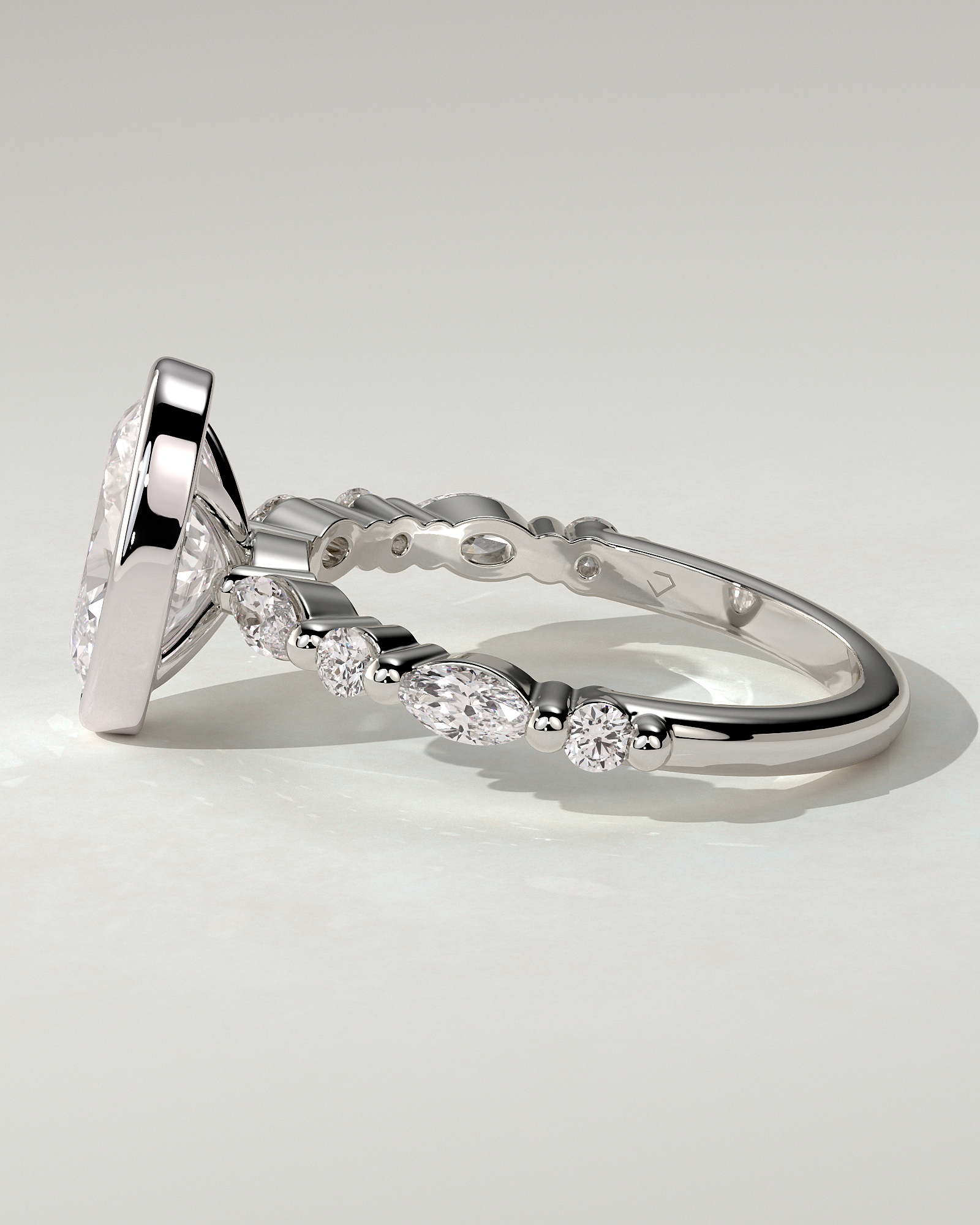 Aylin Bezel Round Ring