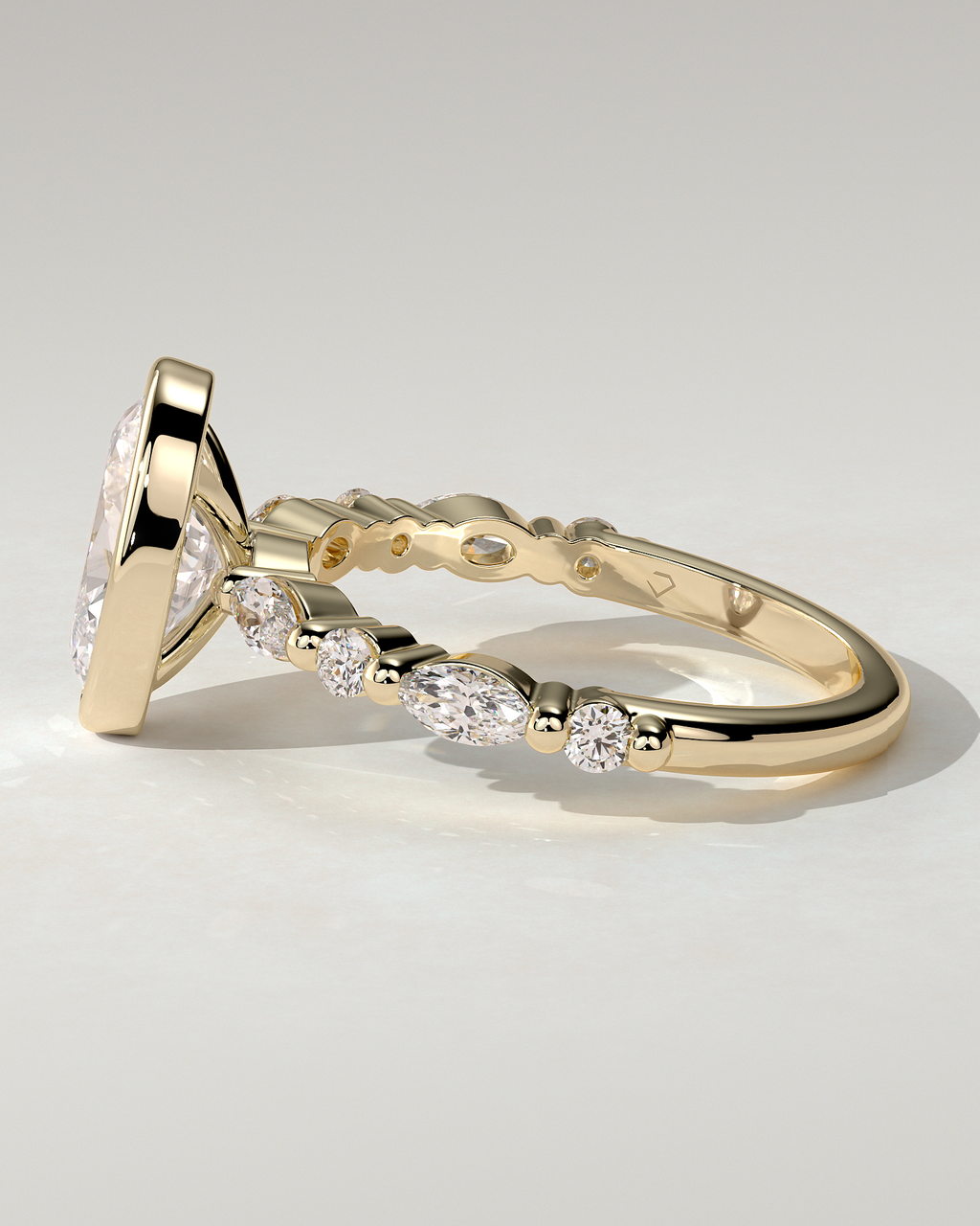 Aylin Bezel Round Ring