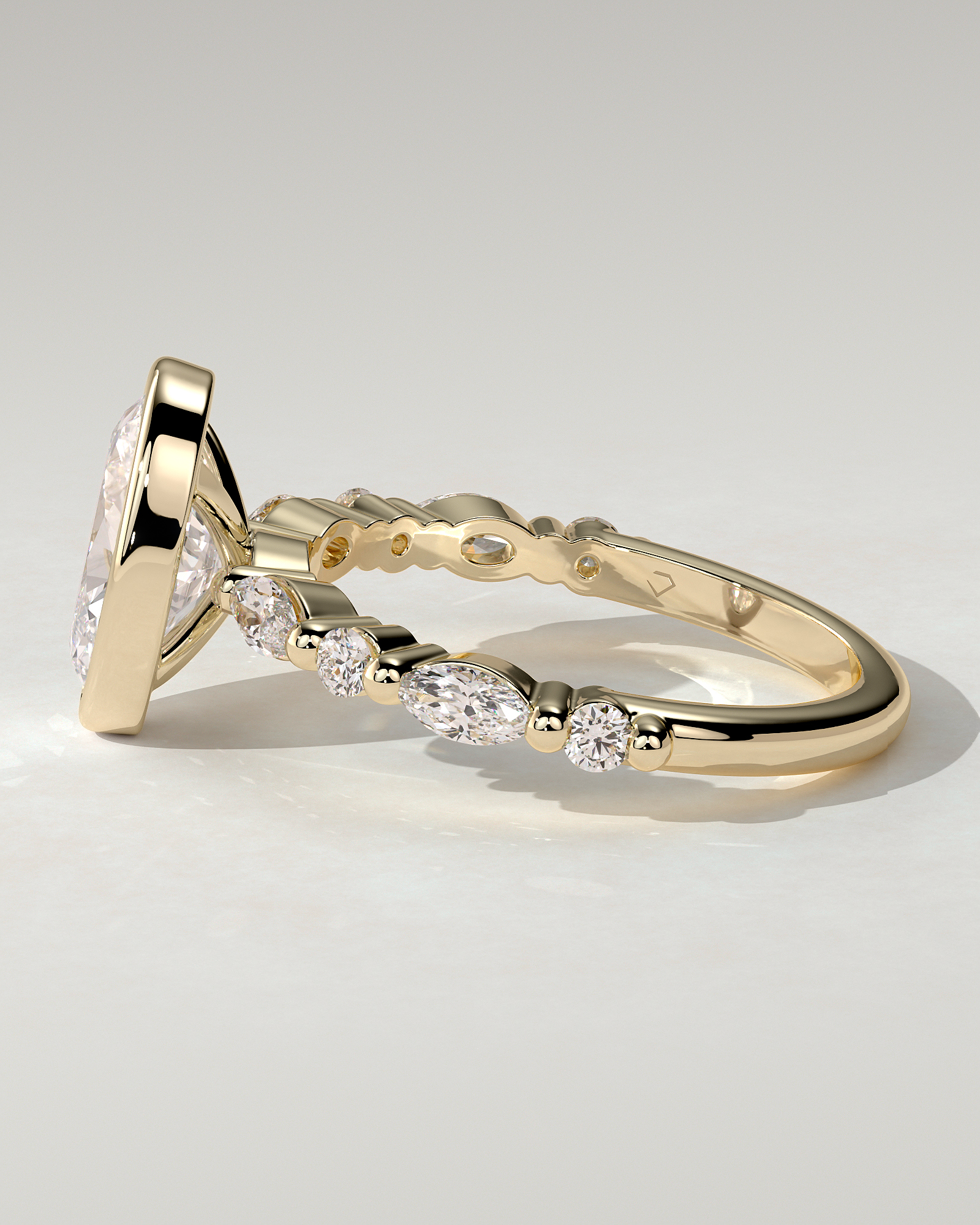 Aylin Bezel Round Ring