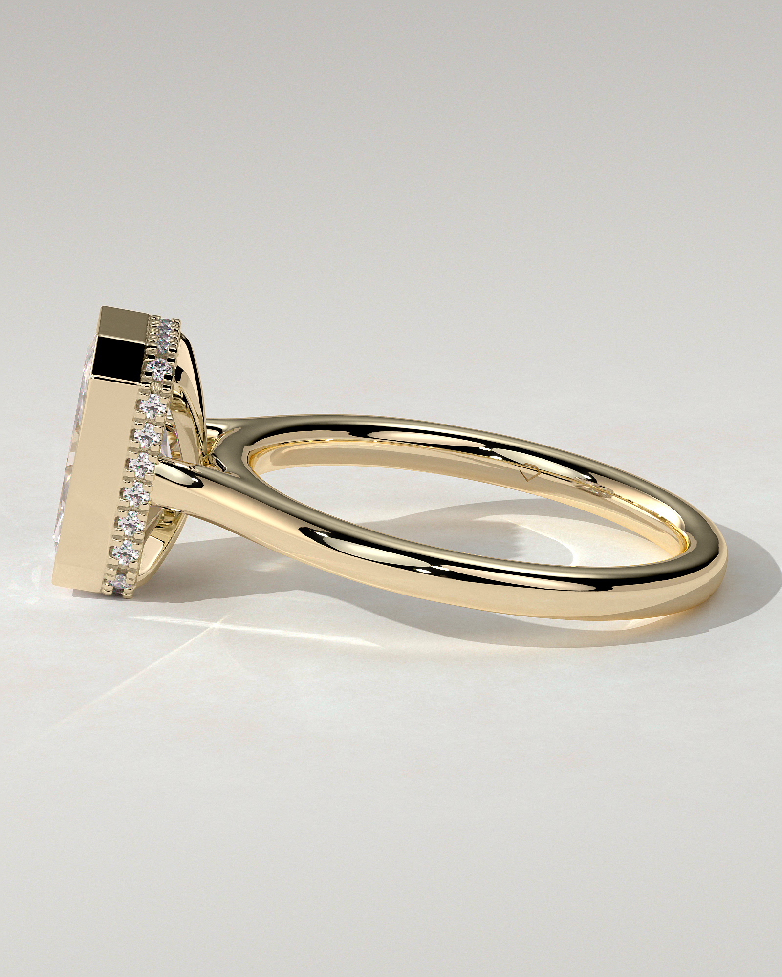 Bennie Bezel Round Ring
