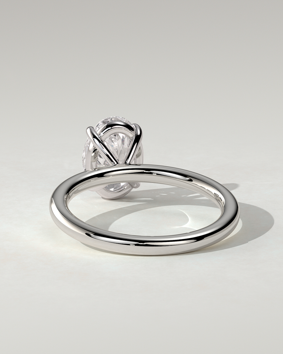 Daisy Solitaire Oval Ring