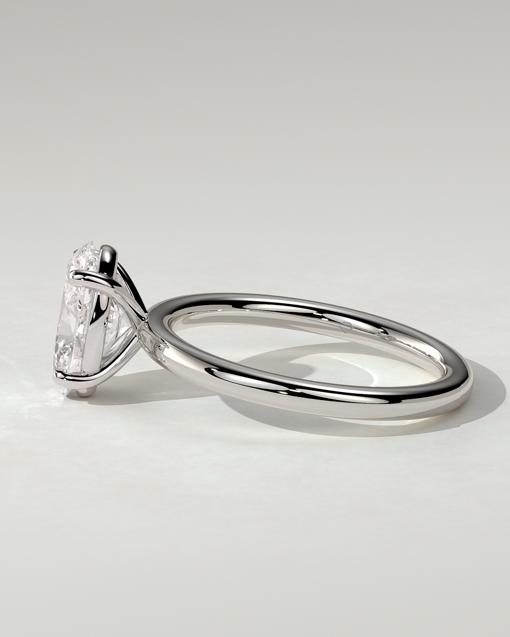Daisy Solitaire Oval Ring