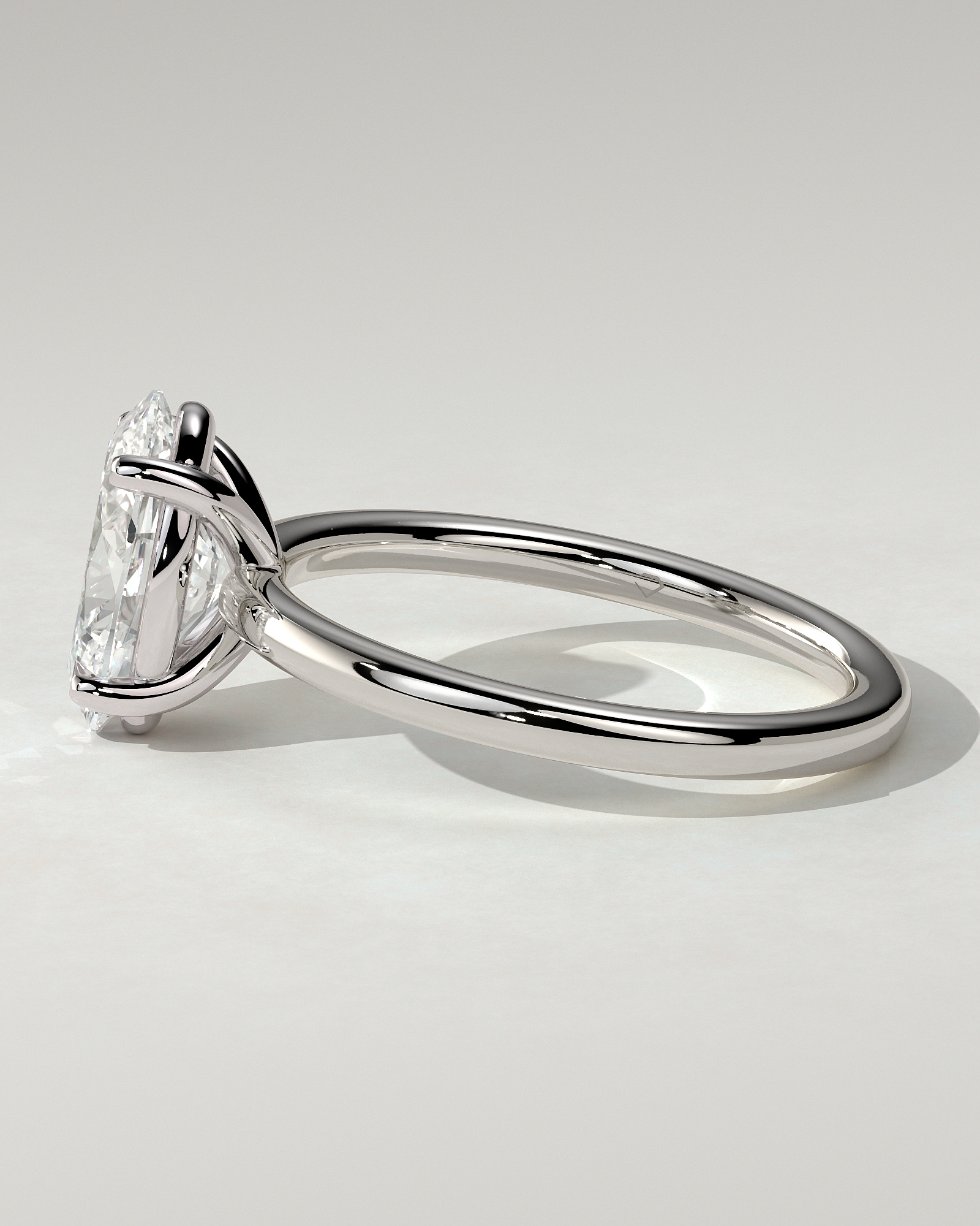 Daisy Solitaire Oval Ring