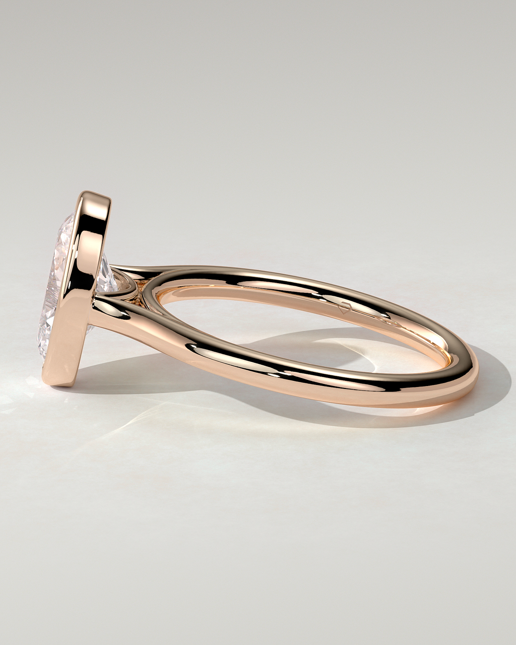 Daphne Bezel Round Ring