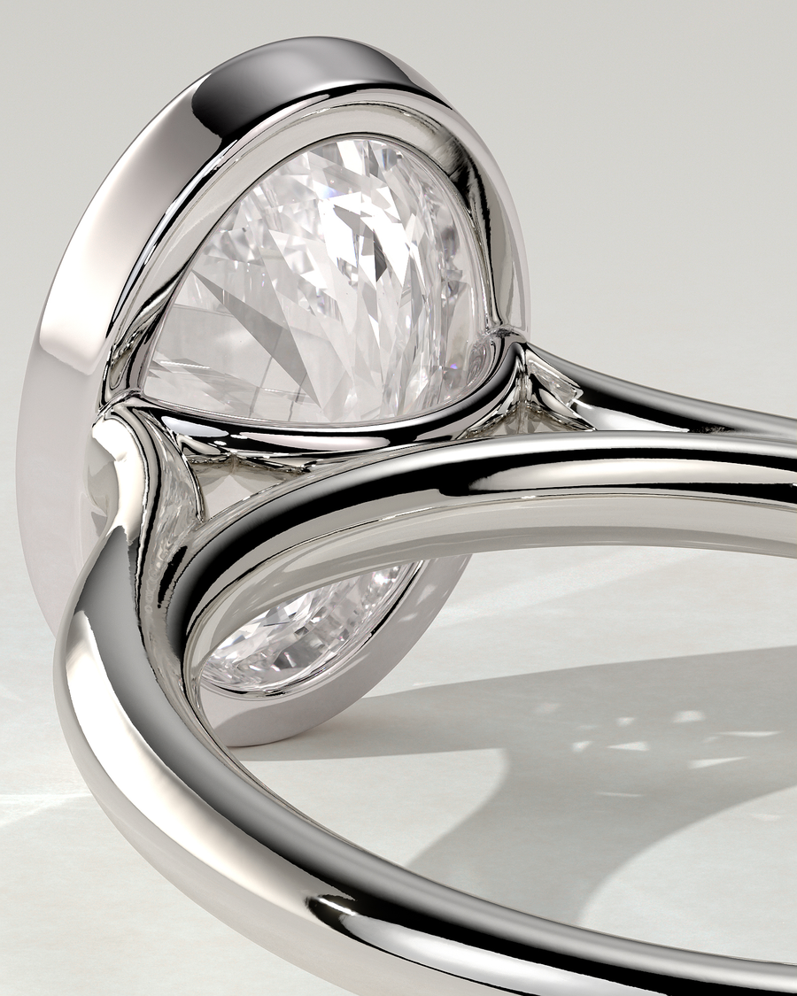 Daphne Bezel Round Ring