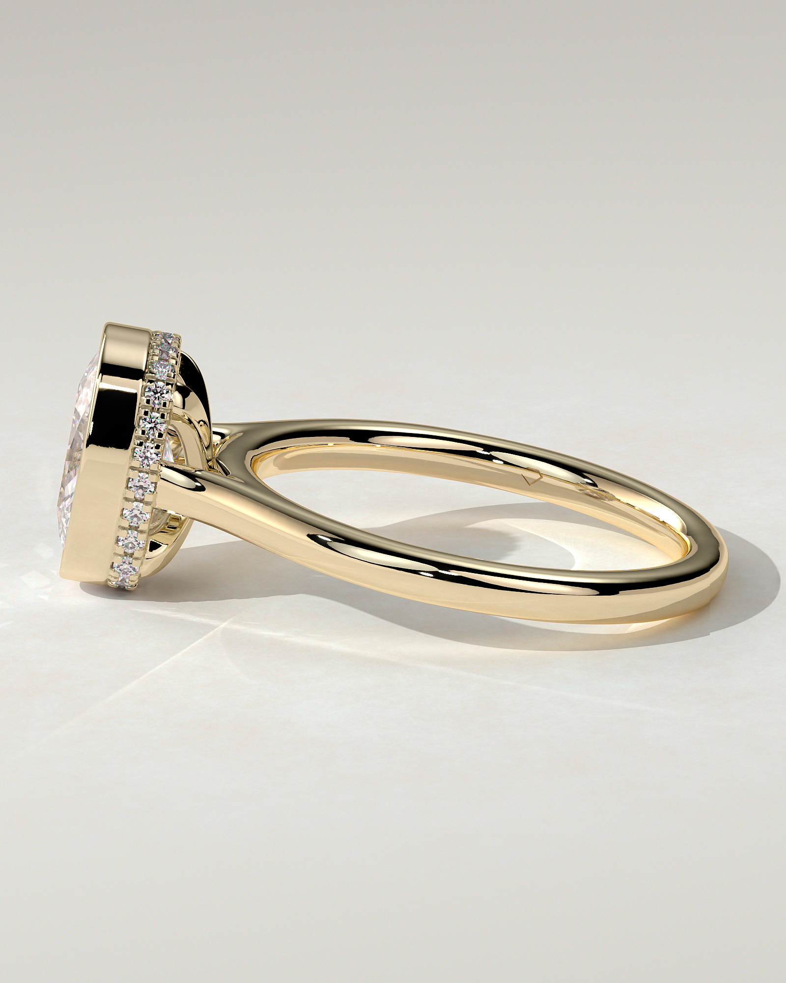 Everleigh Bezel Round Ring