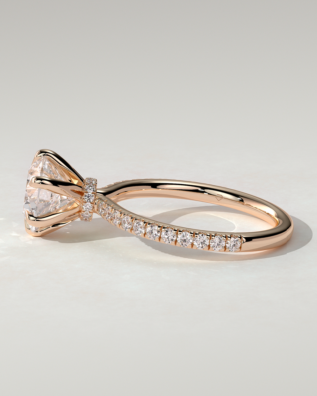 Holly Solitaire Round Ring