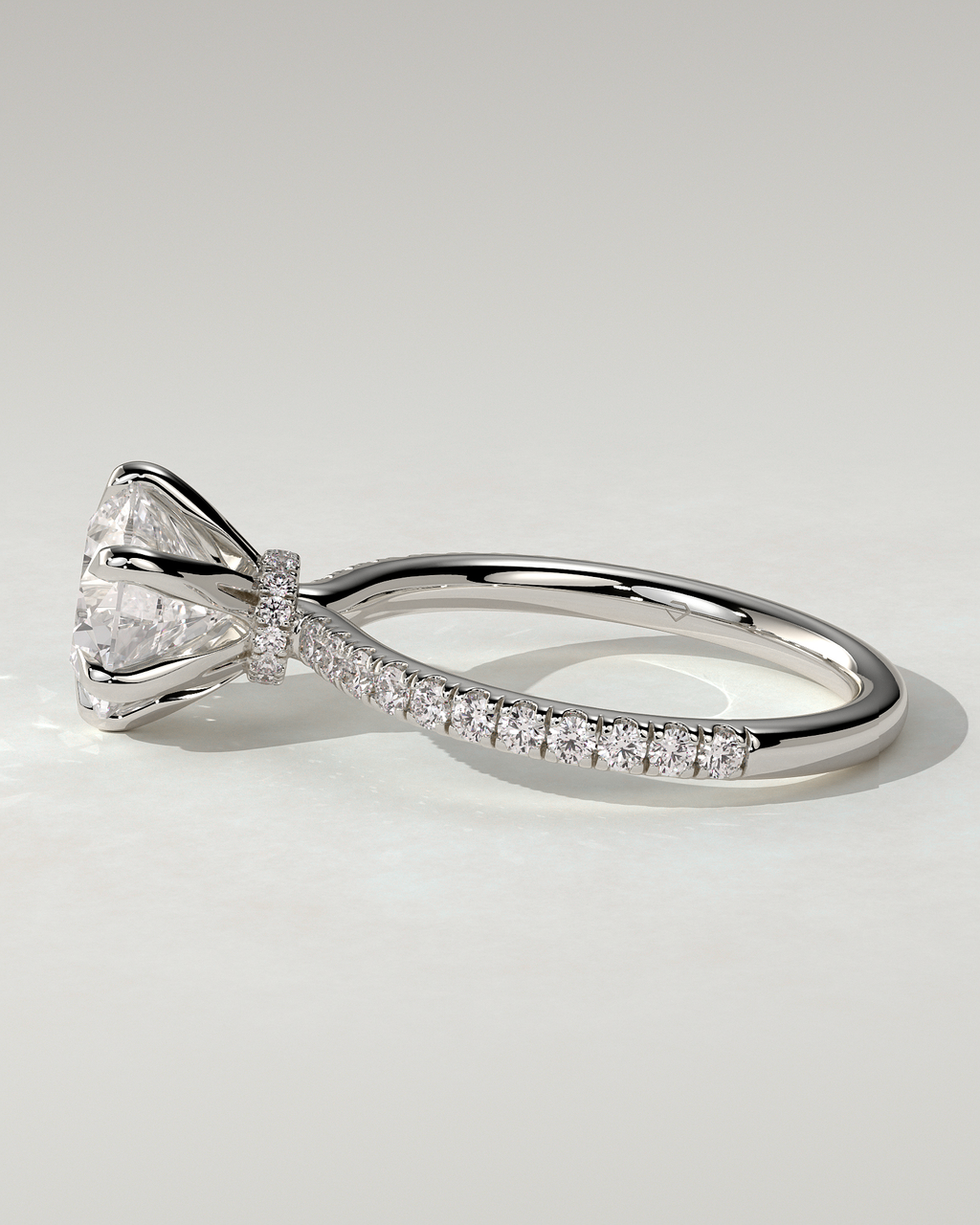 Holly Solitaire Round Ring