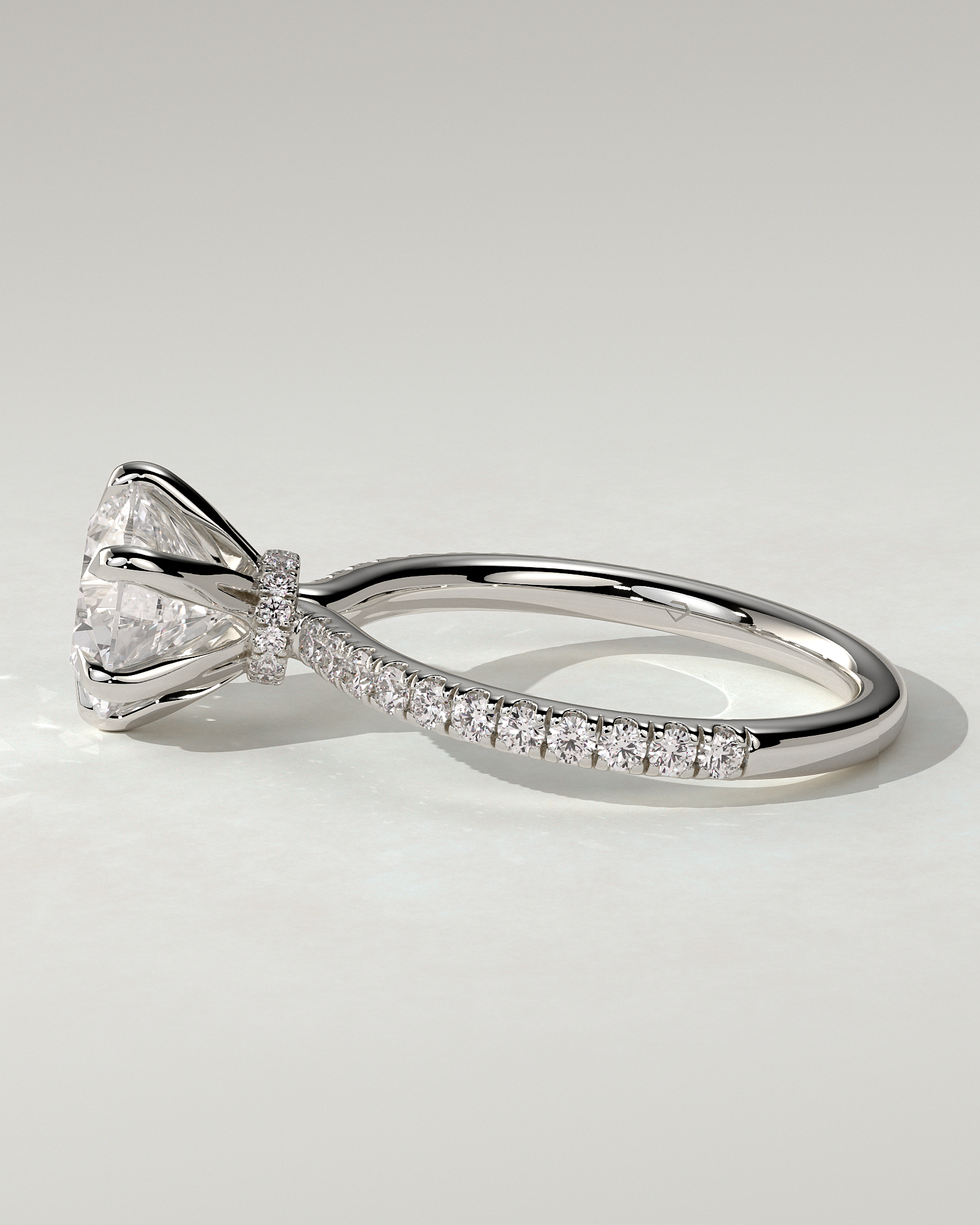 Holly Solitaire Round Ring
