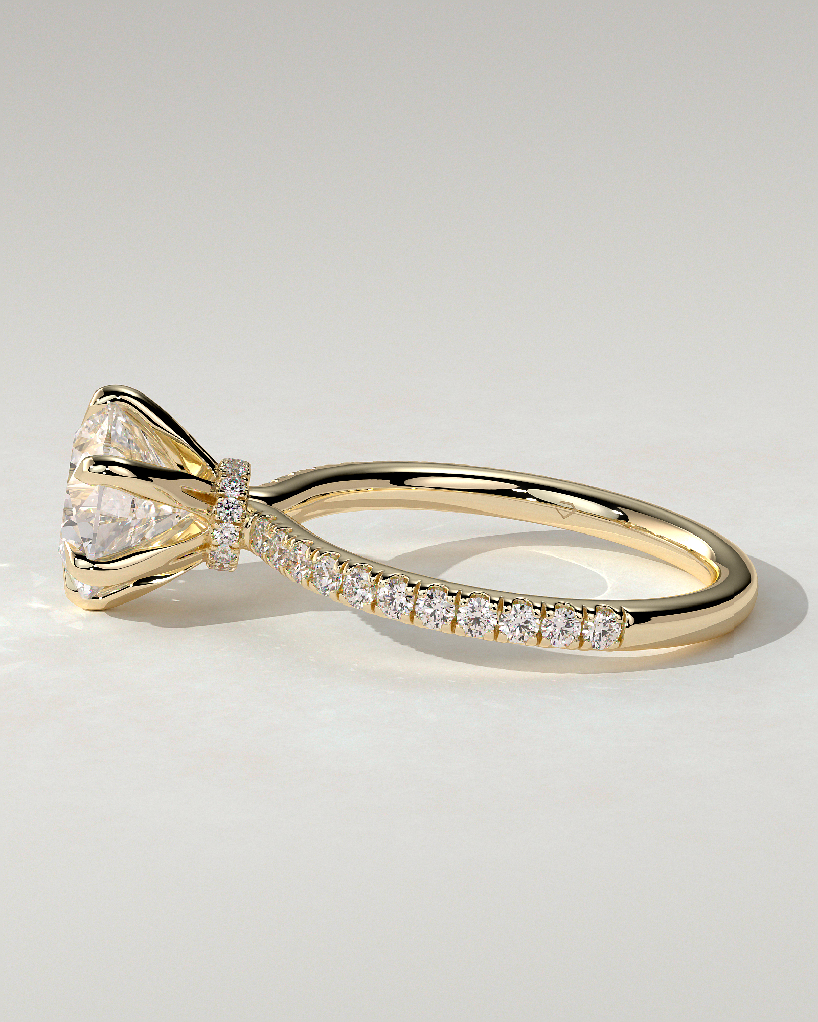 Holly Solitaire Round Ring