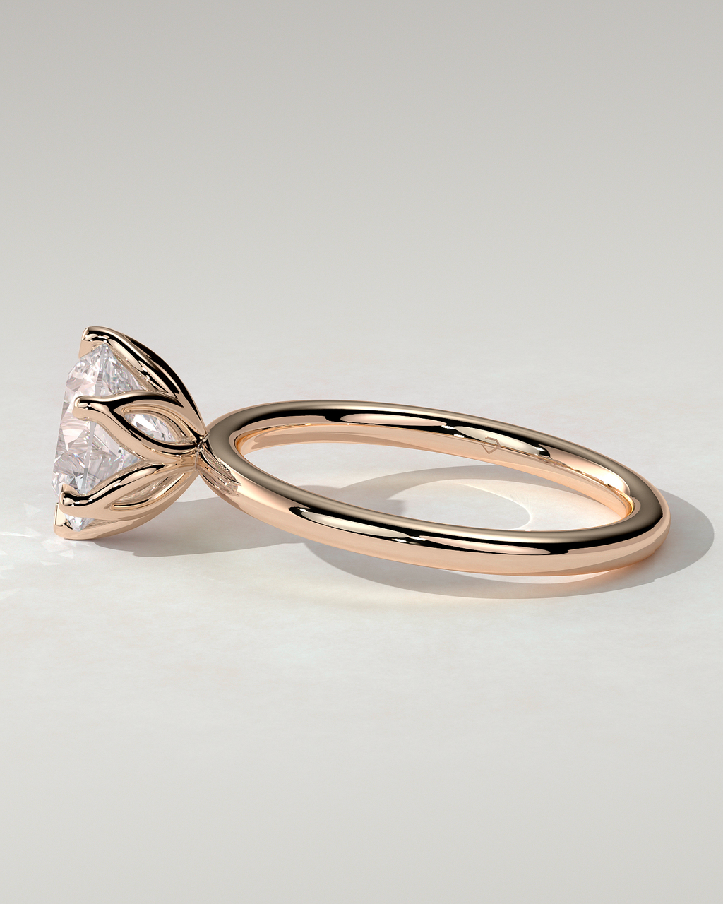 Iris Solitaire Round Ring
