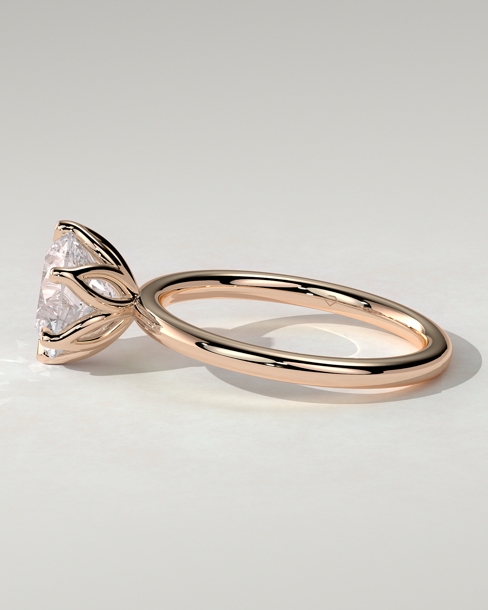 Iris Solitaire Round Ring