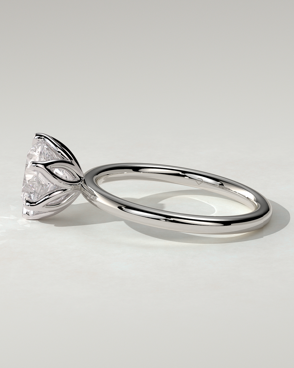 Iris Solitaire Round Ring
