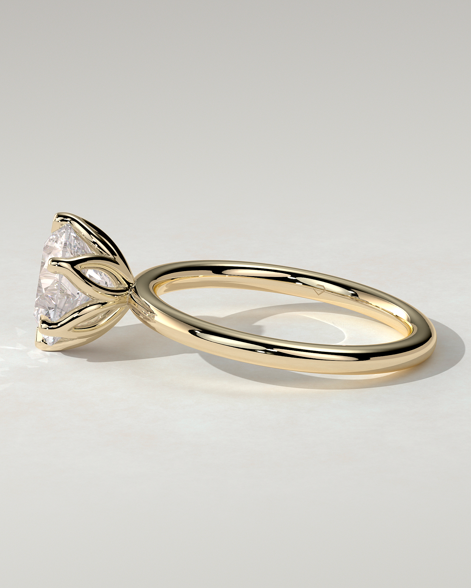 Iris Solitaire Round Ring