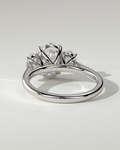 Isla Solitaire Oval Ring