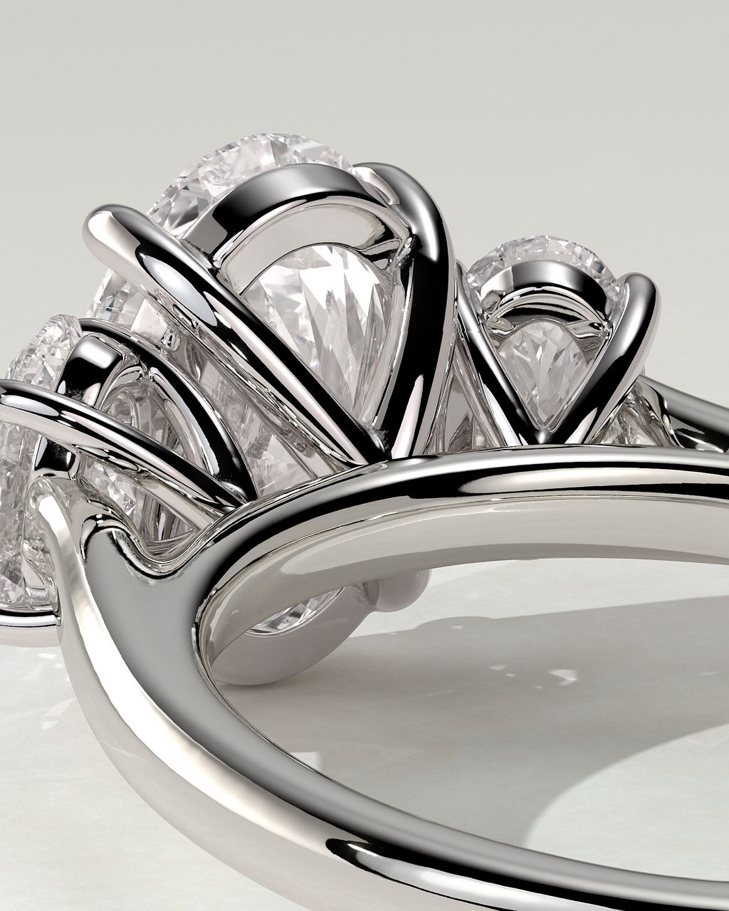 Isla Solitaire Oval Ring