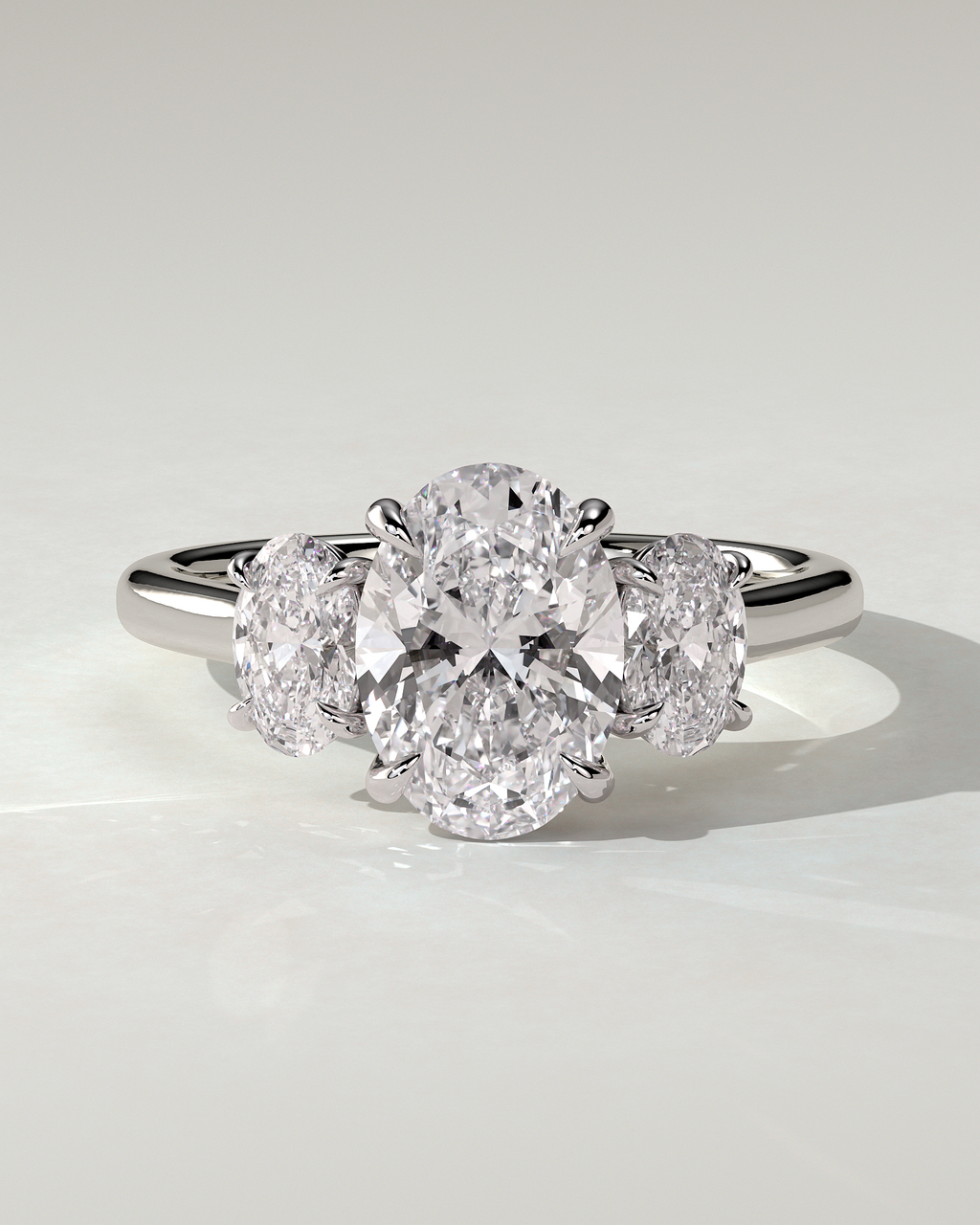 Isla Solitaire Oval Ring