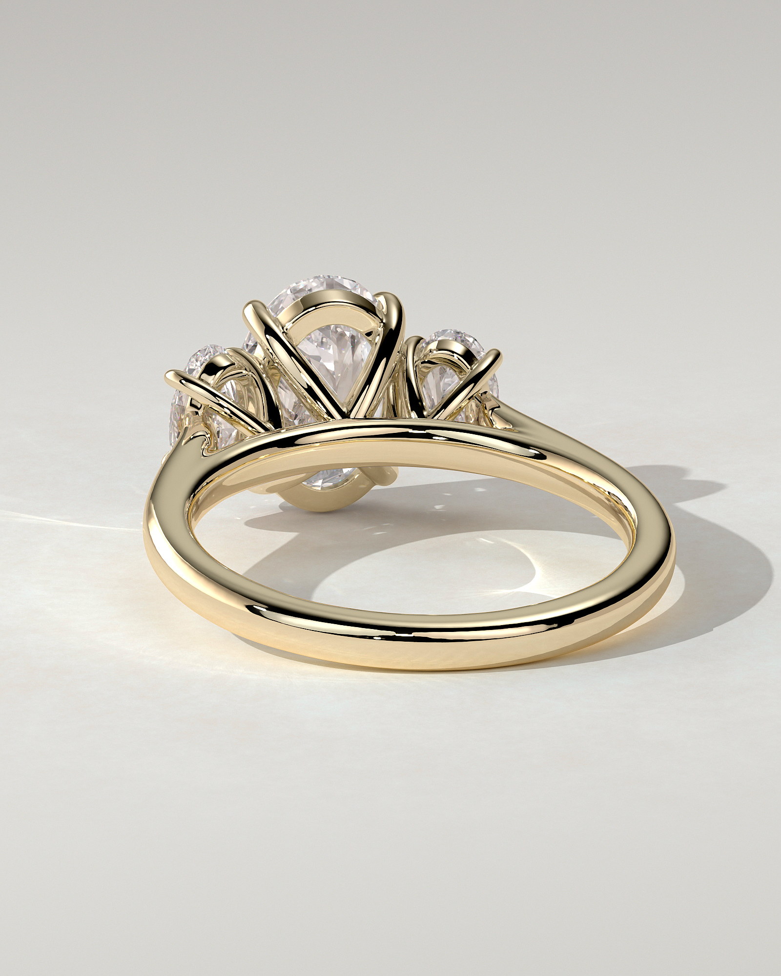 Isla Solitaire Oval Ring