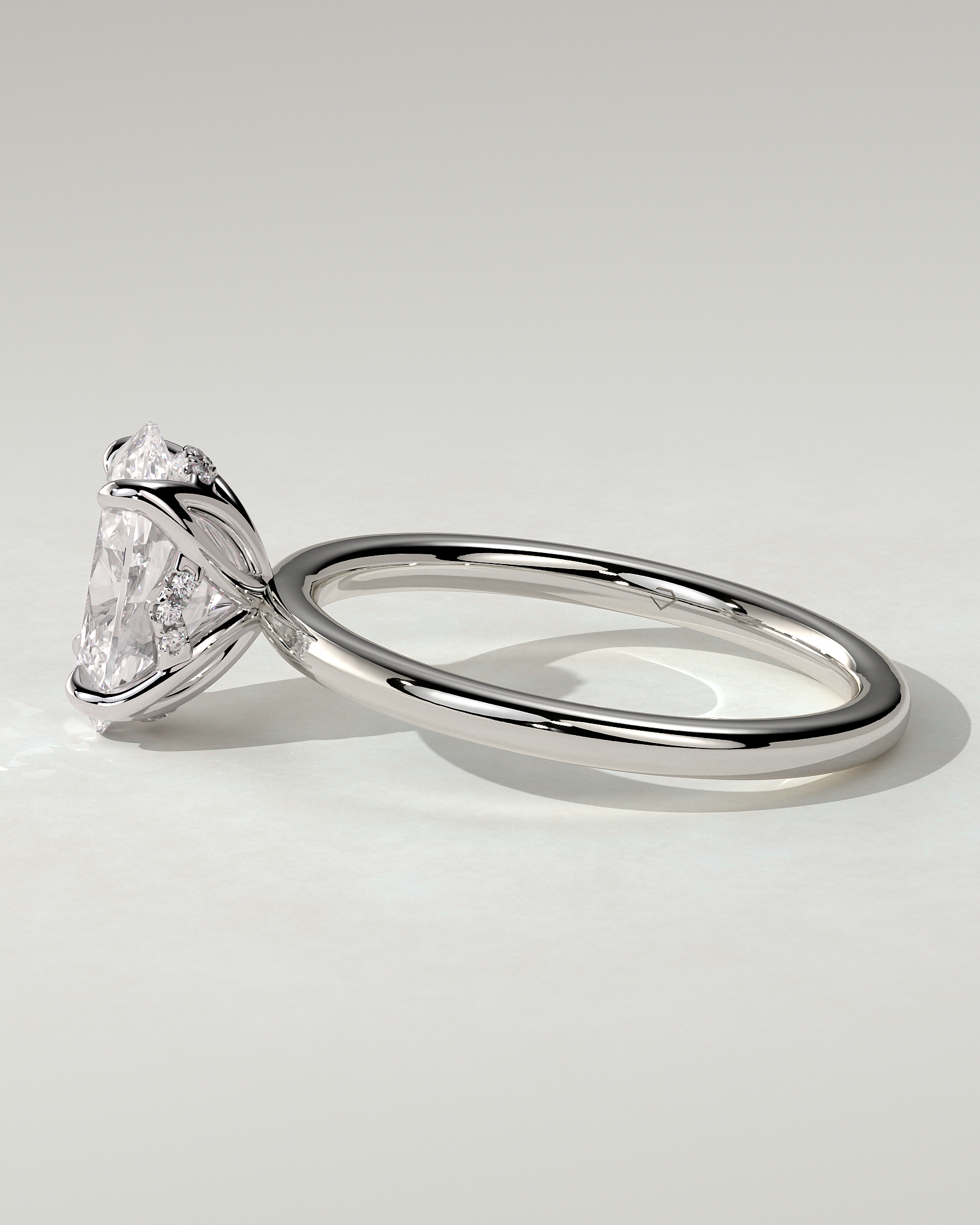 Ivy Solitaire Oval Ring