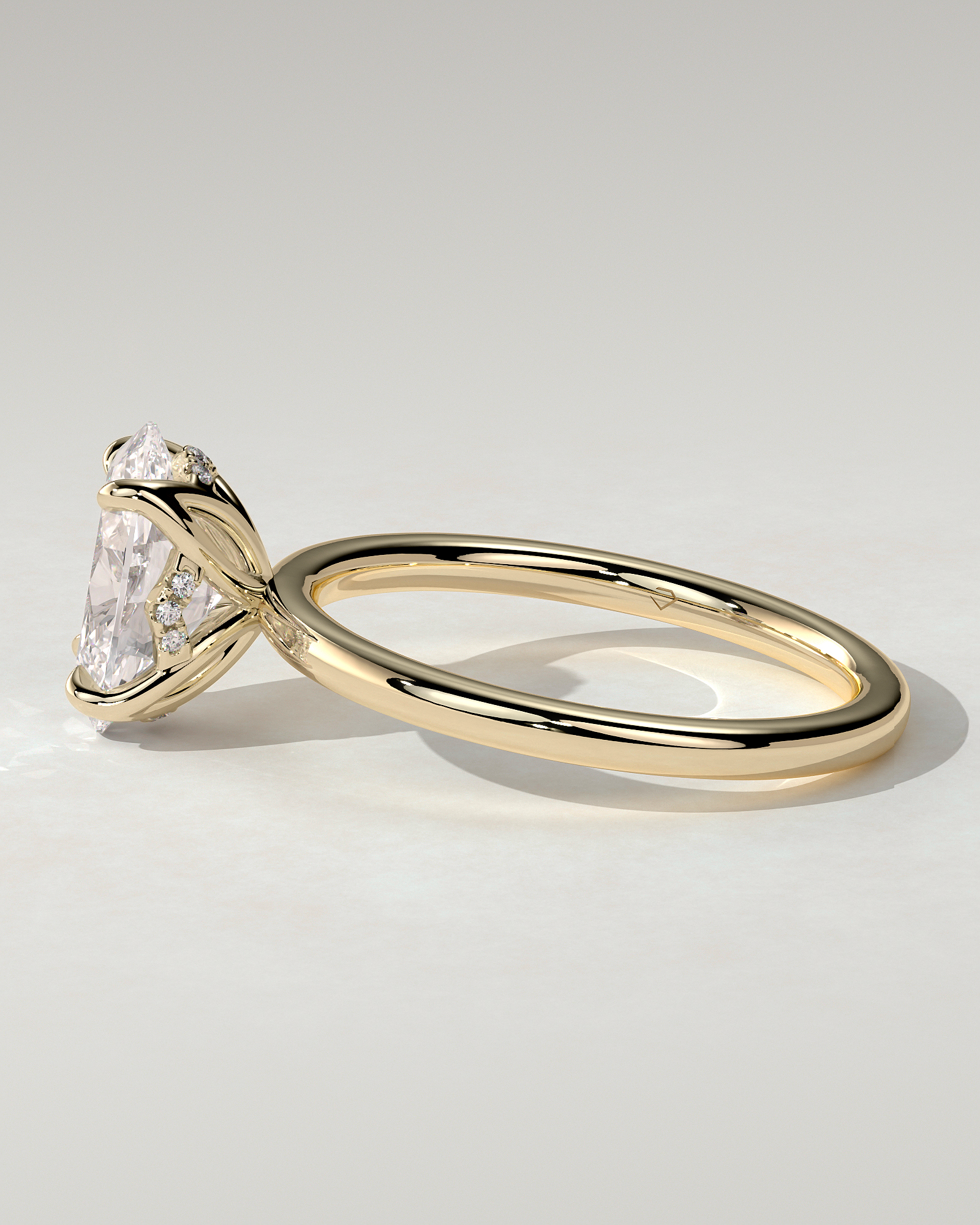 Ivy Solitaire Oval Ring