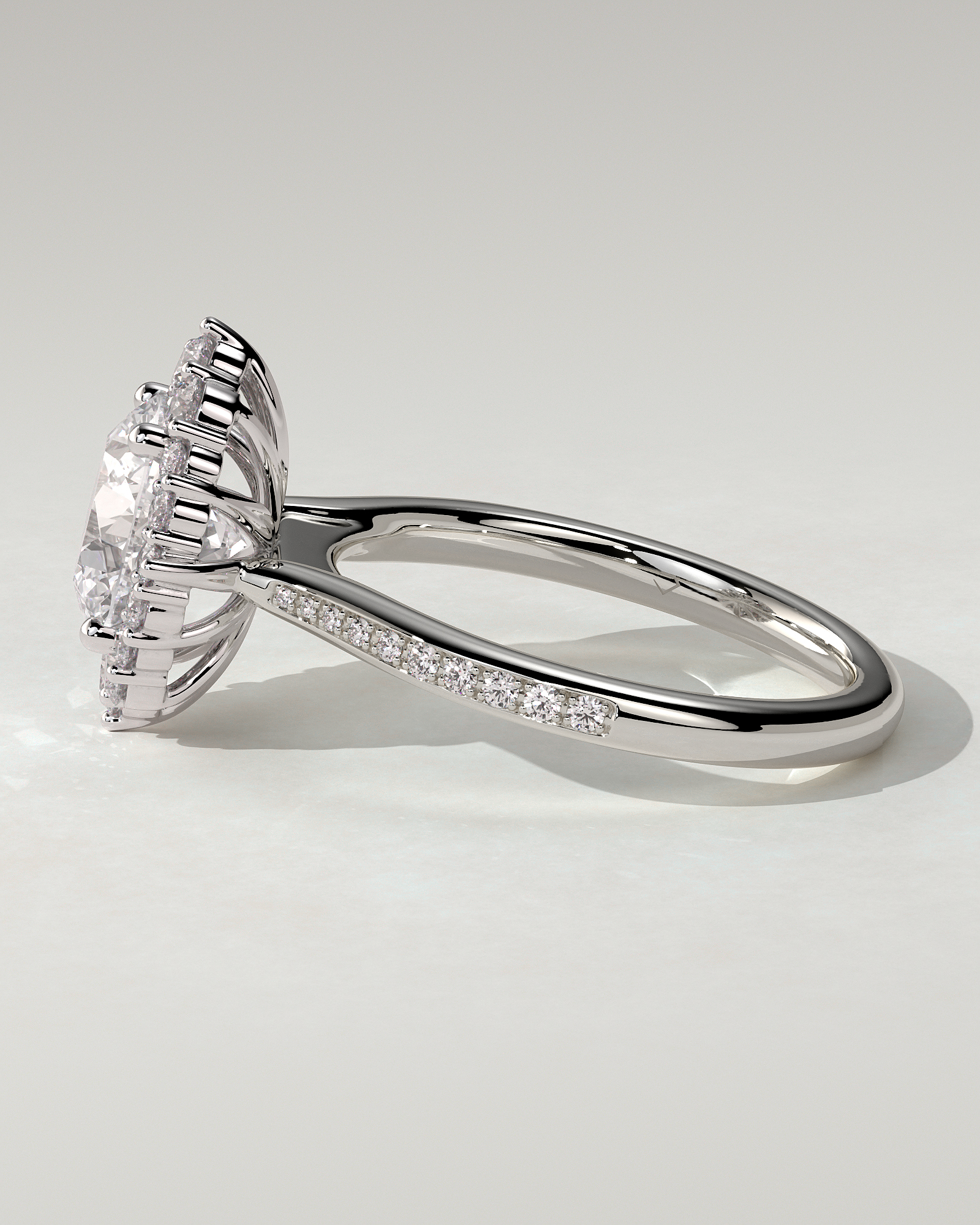 Jessica Halo Round Ring