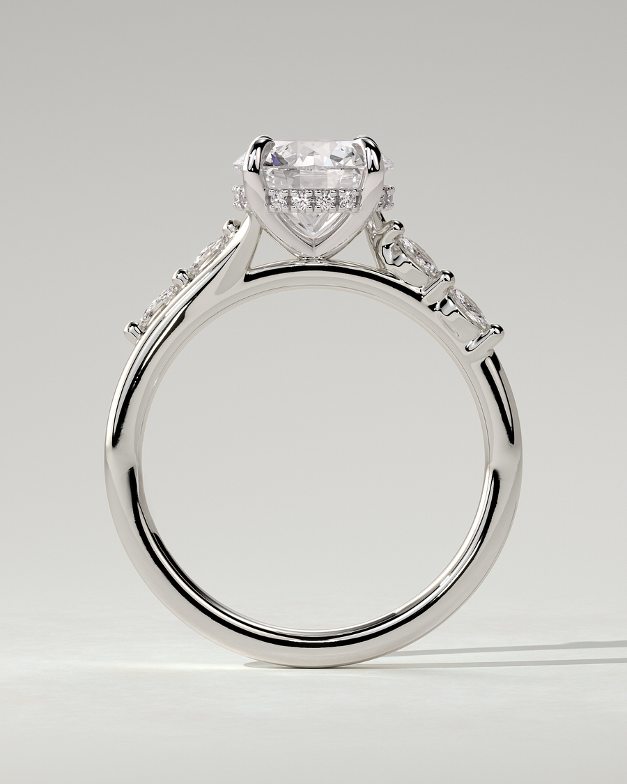 Leslie Solitaire Round Ring