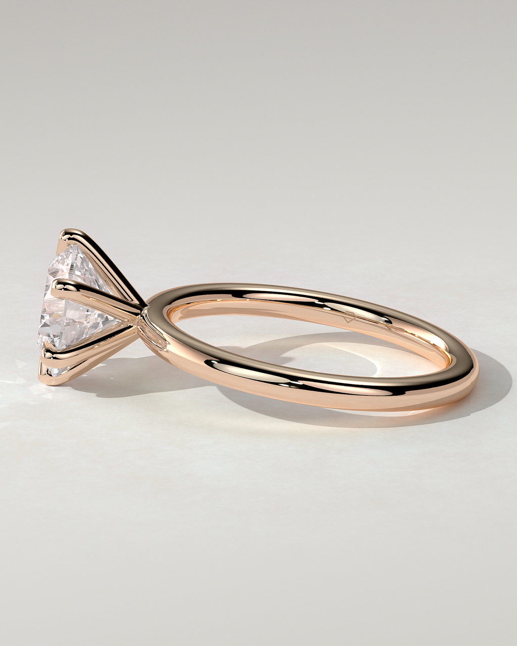 Louise Solitaire Round Ring