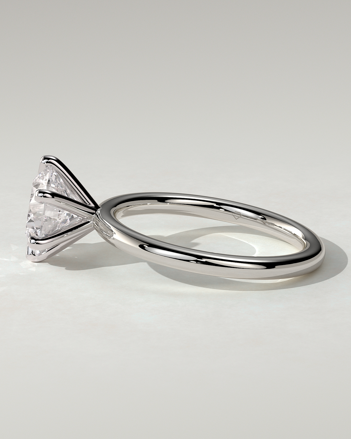 Louise Solitaire Round Ring