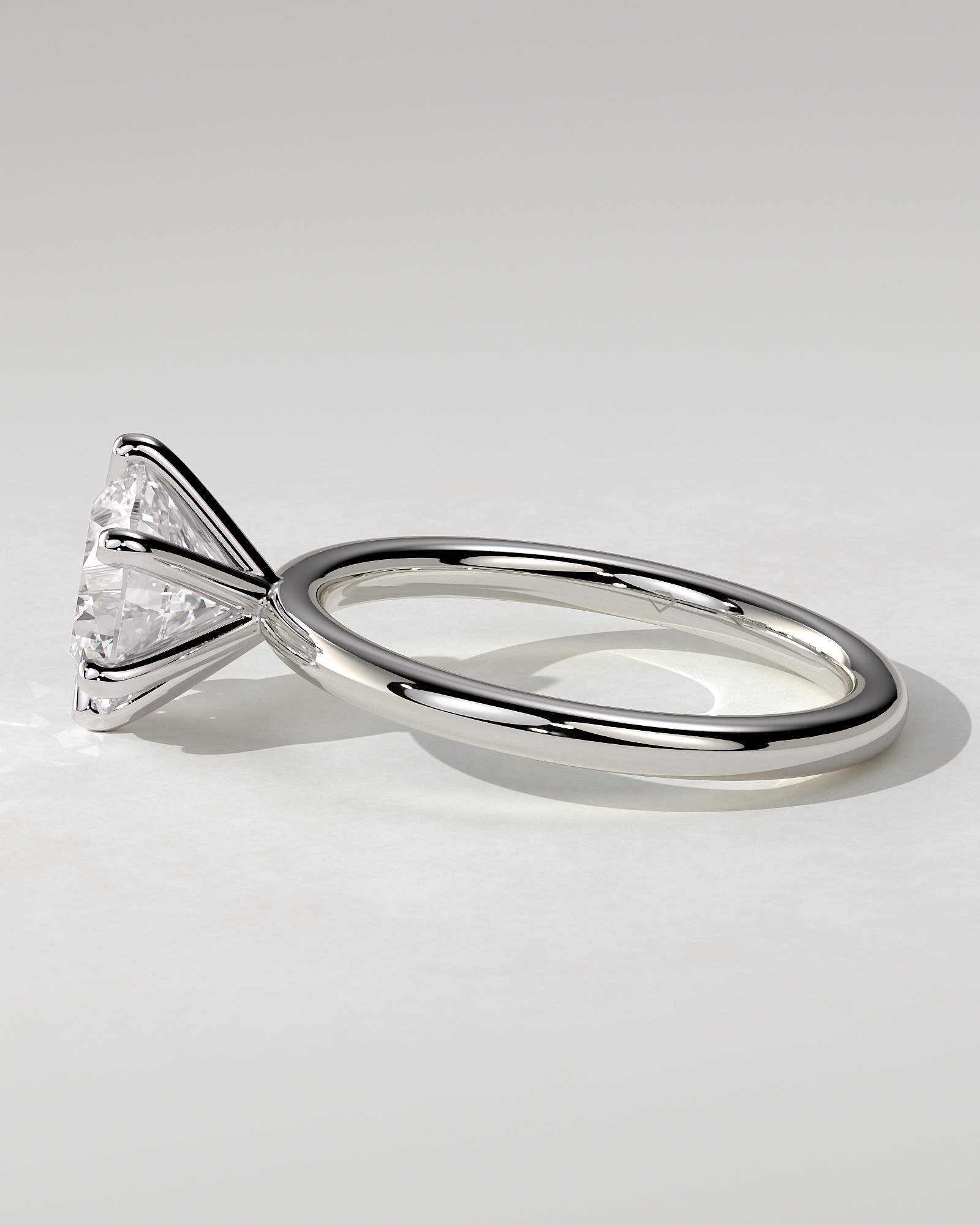 Louise Solitaire Round Ring