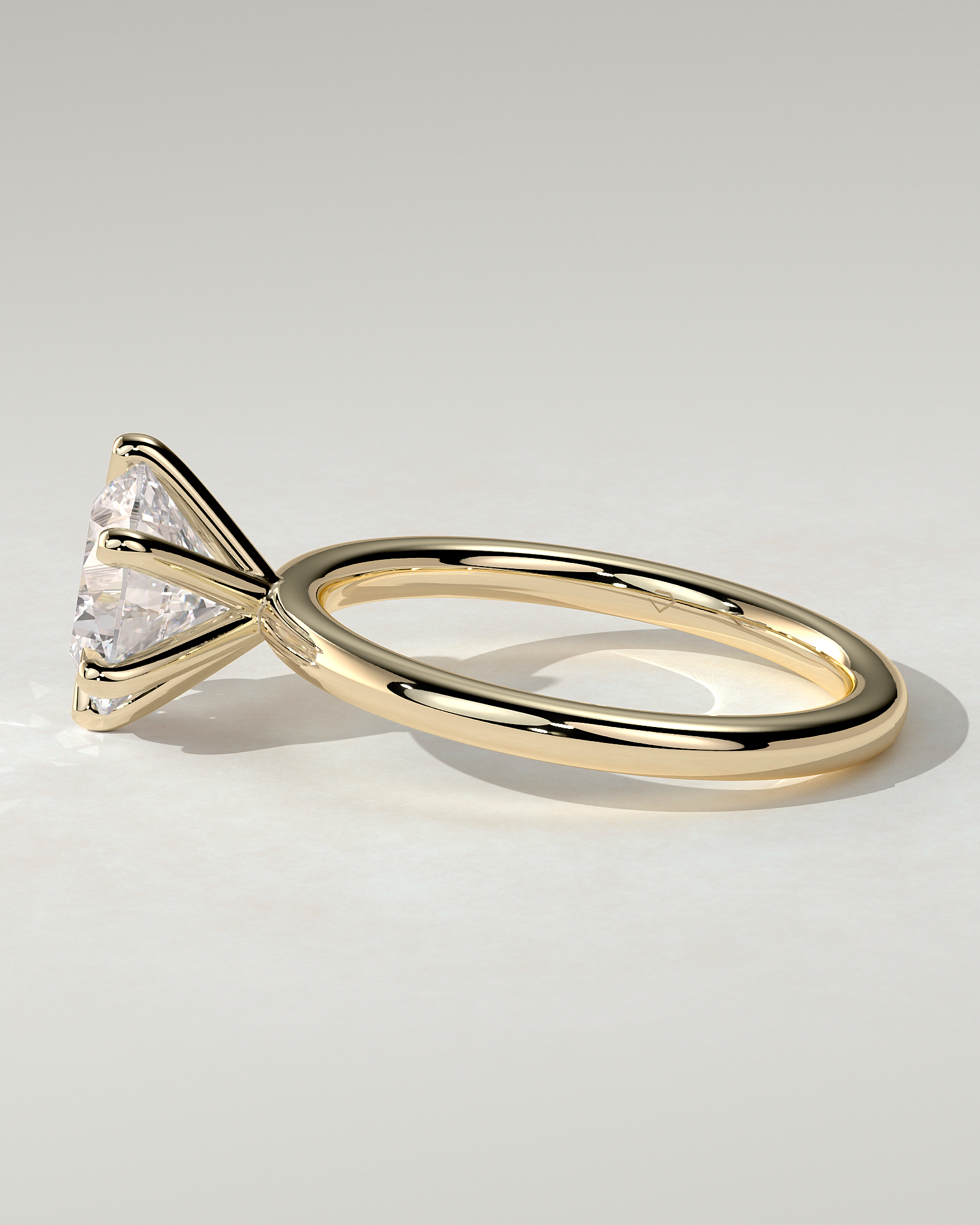 Louise Solitaire Round Ring