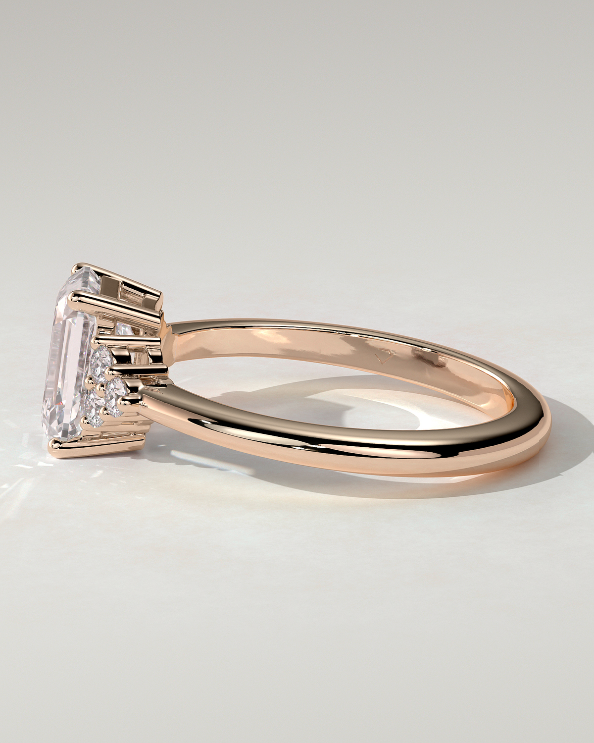 Martina Solitaire Emerald Ring