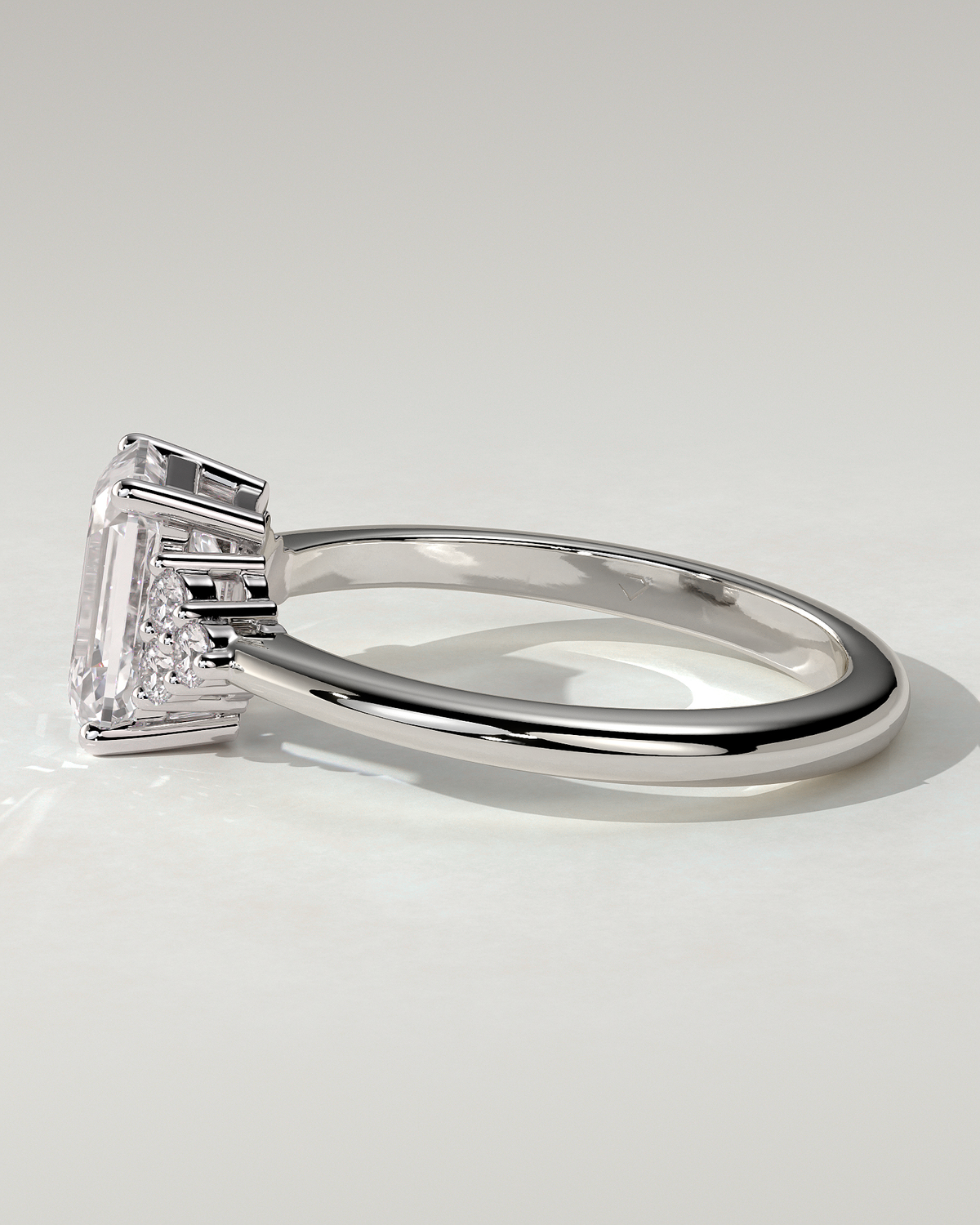 Martina Solitaire Emerald Ring