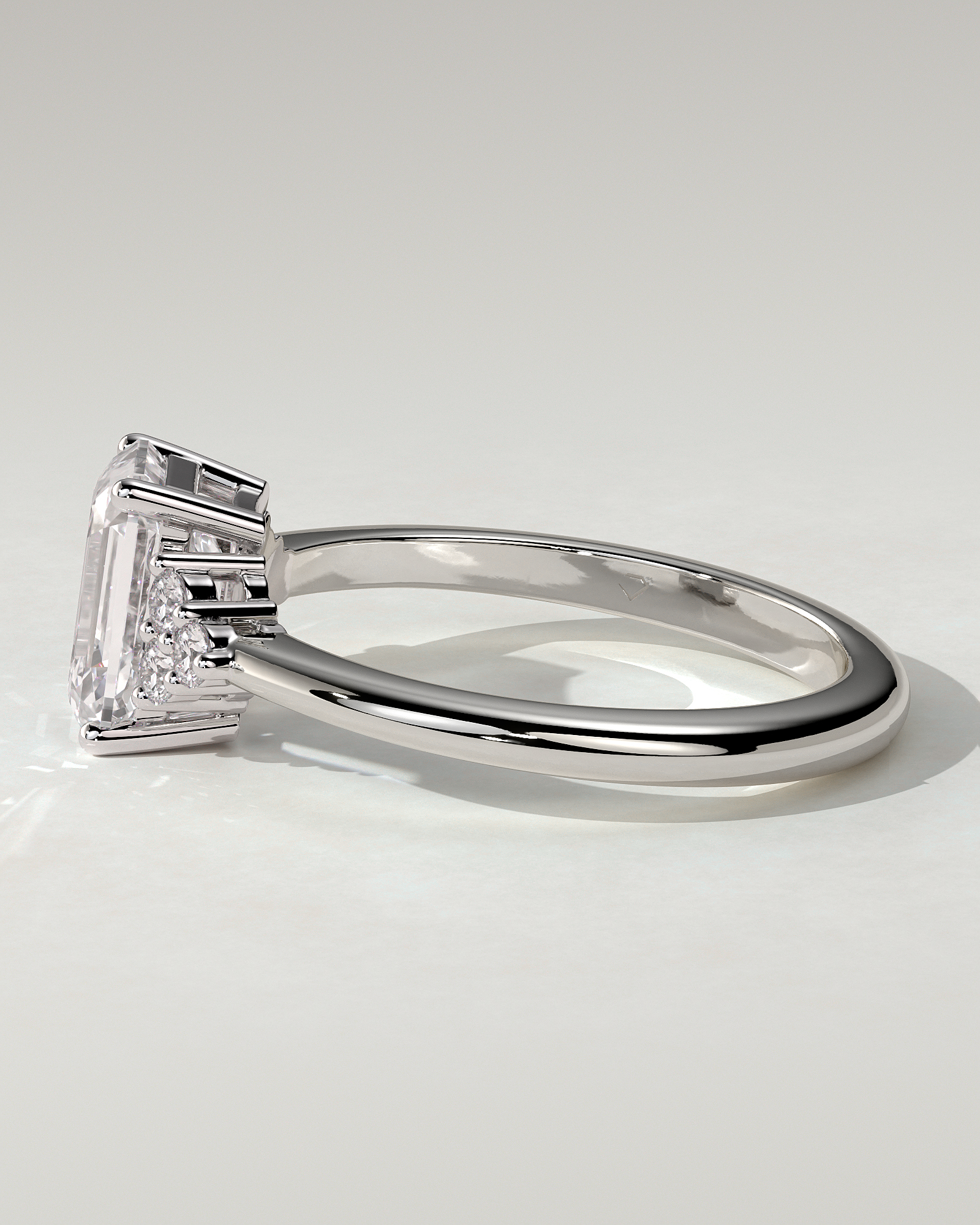 Martina Solitaire Emerald Ring