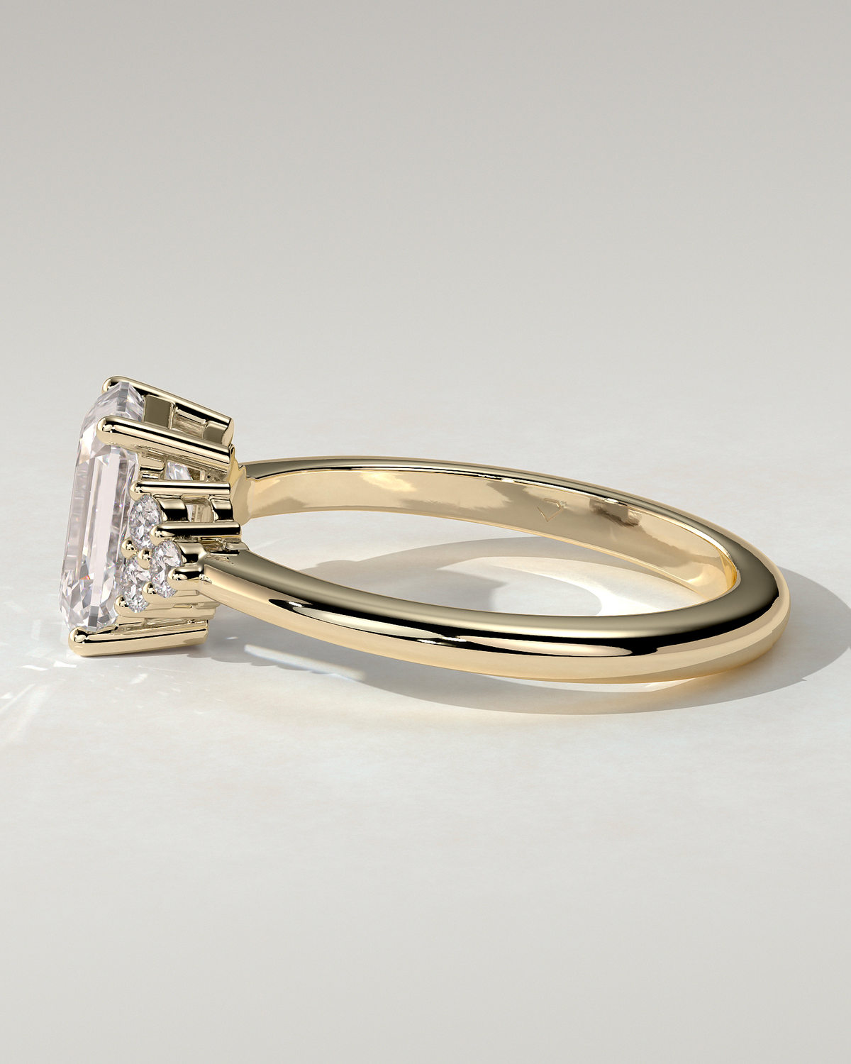 Martina Solitaire Emerald Ring