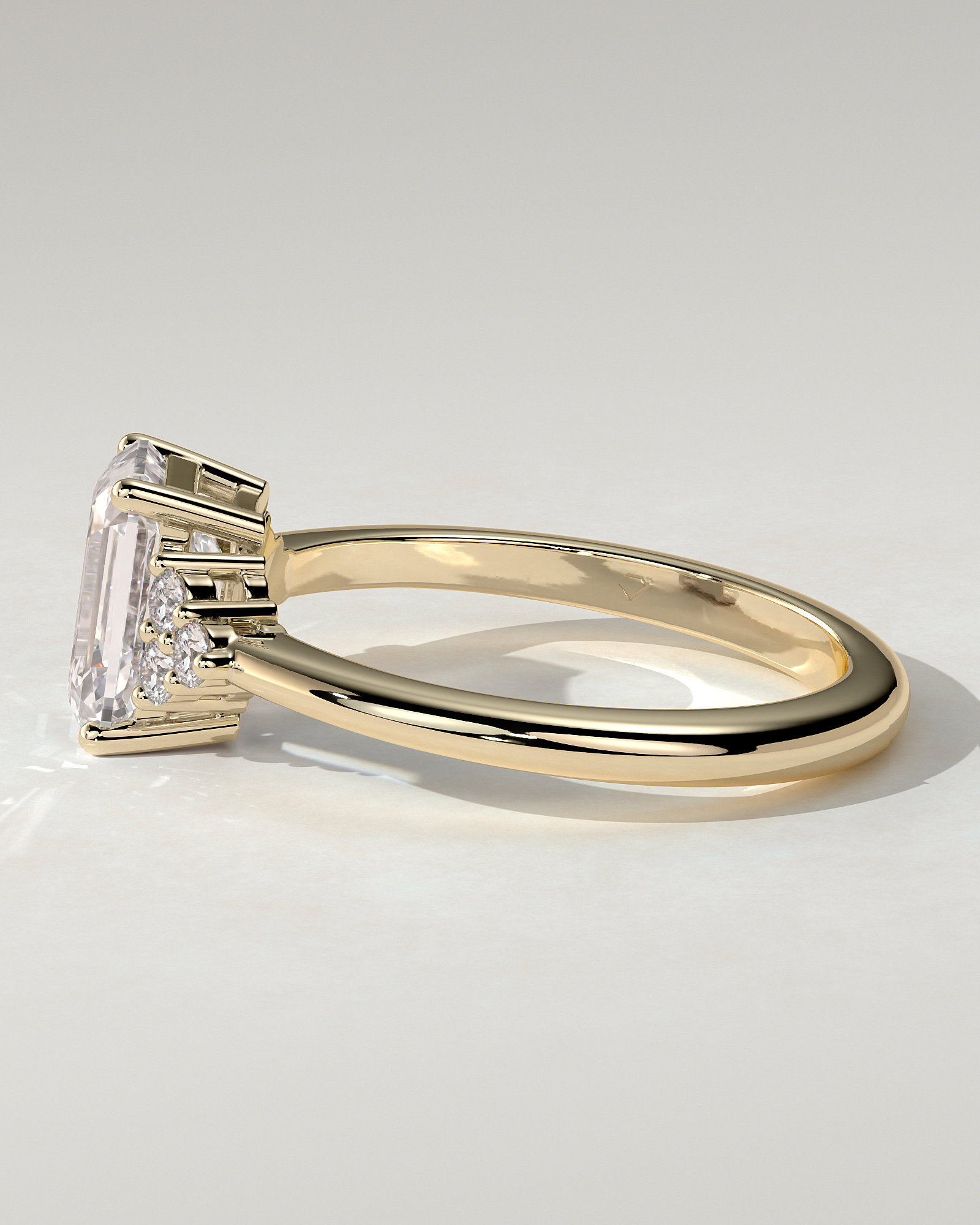 Martina Solitaire Emerald Ring