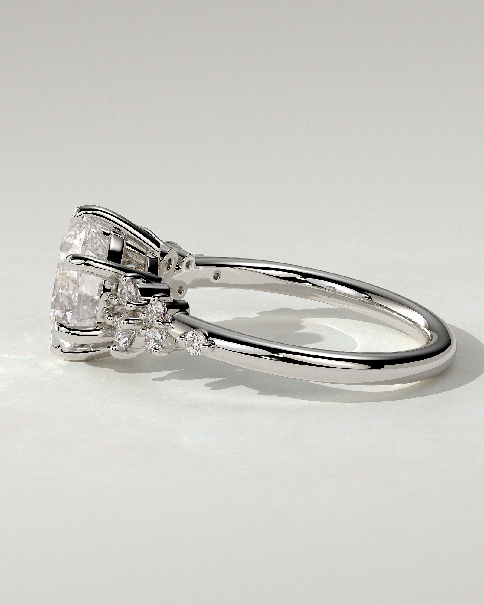 Molly Solitaire Round Ring