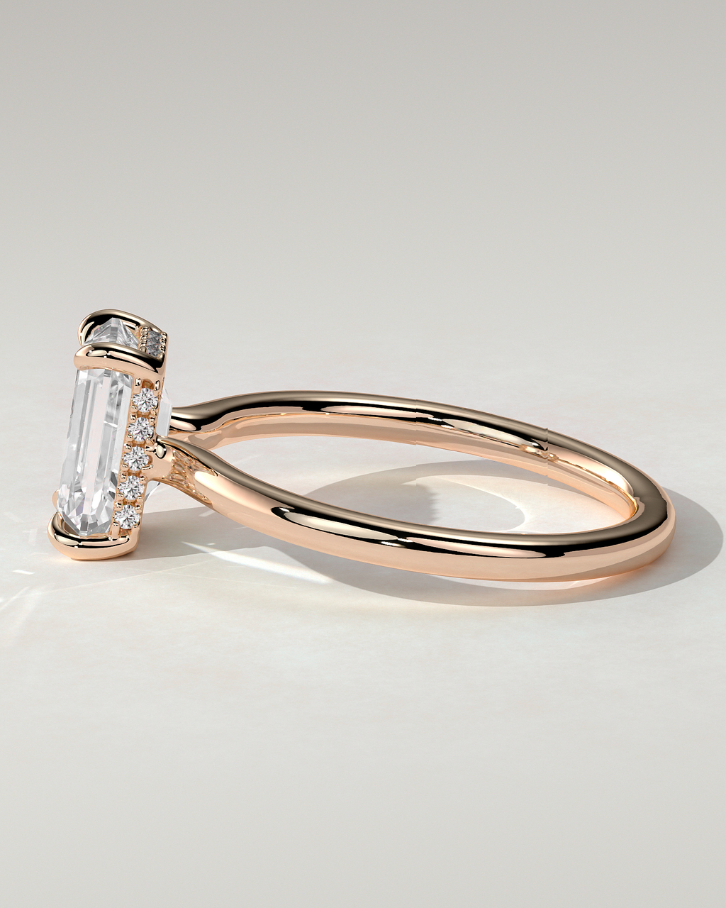 Nara Solitaire Emerald Ring