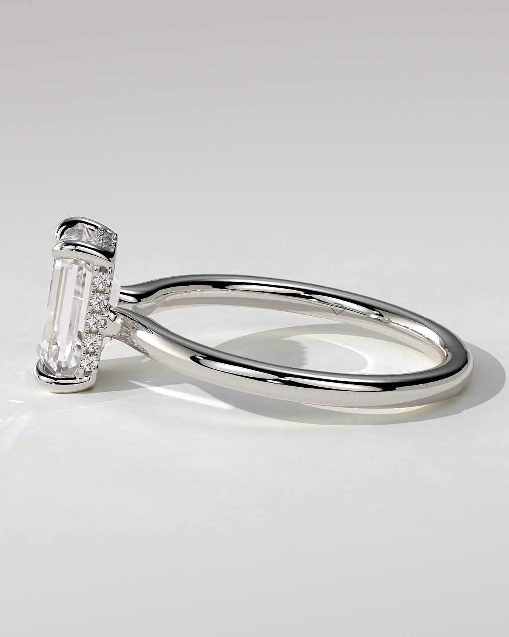 Nara Solitaire Emerald Ring