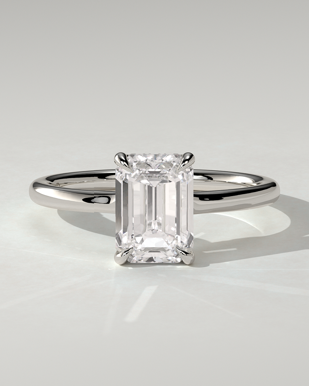 Nara Solitaire Emerald Ring