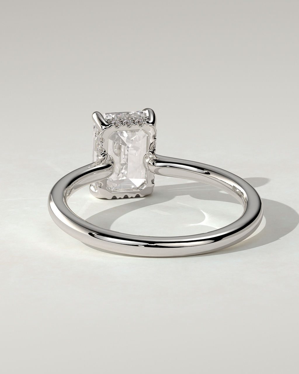 Nara Solitaire Emerald Ring