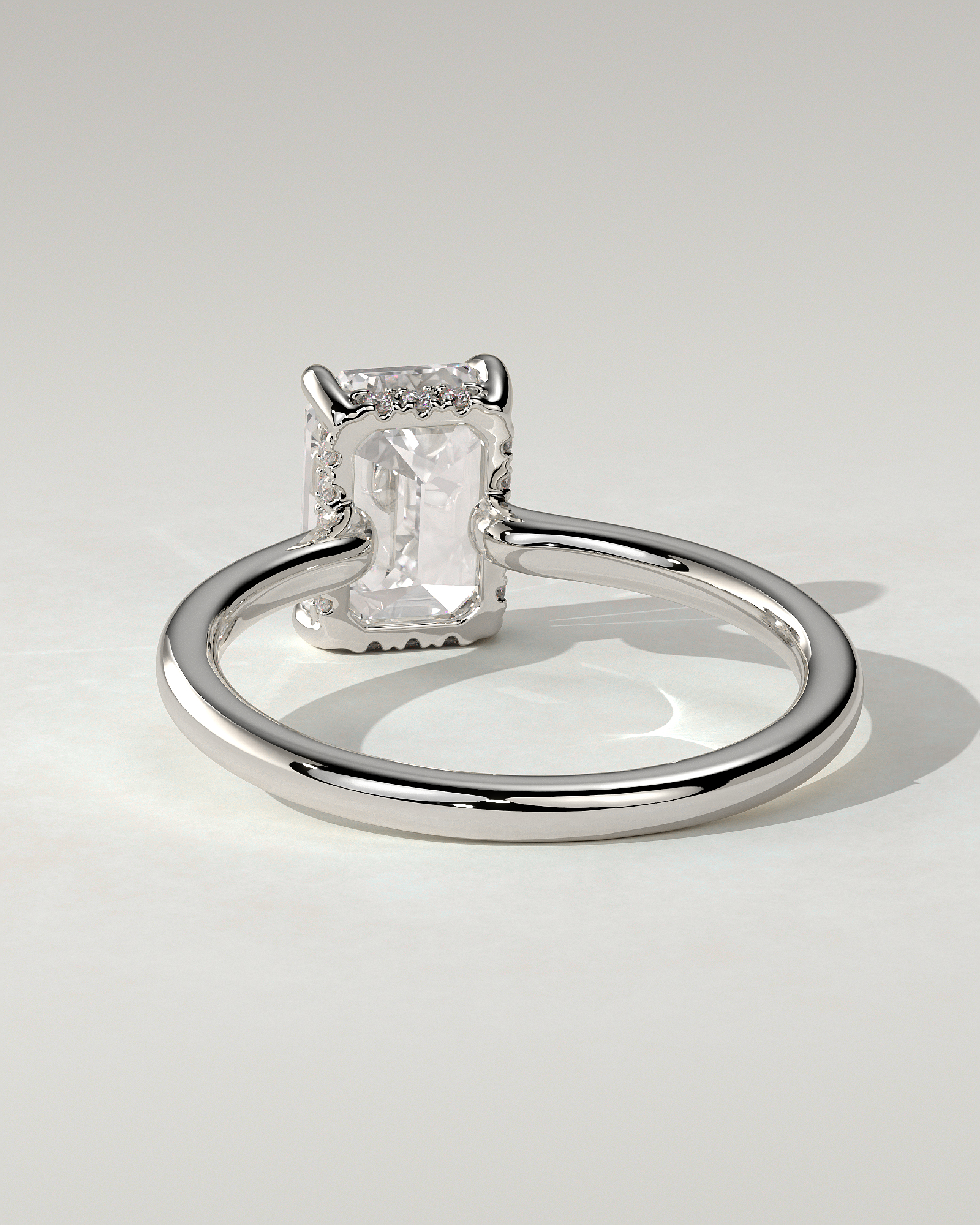 Nara Solitaire Emerald Ring