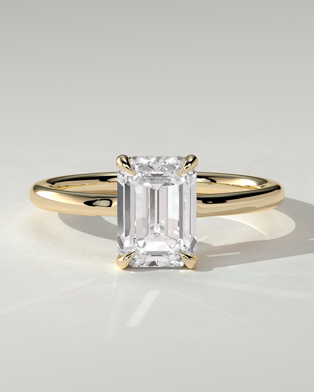 Nara Solitaire Emerald Ring