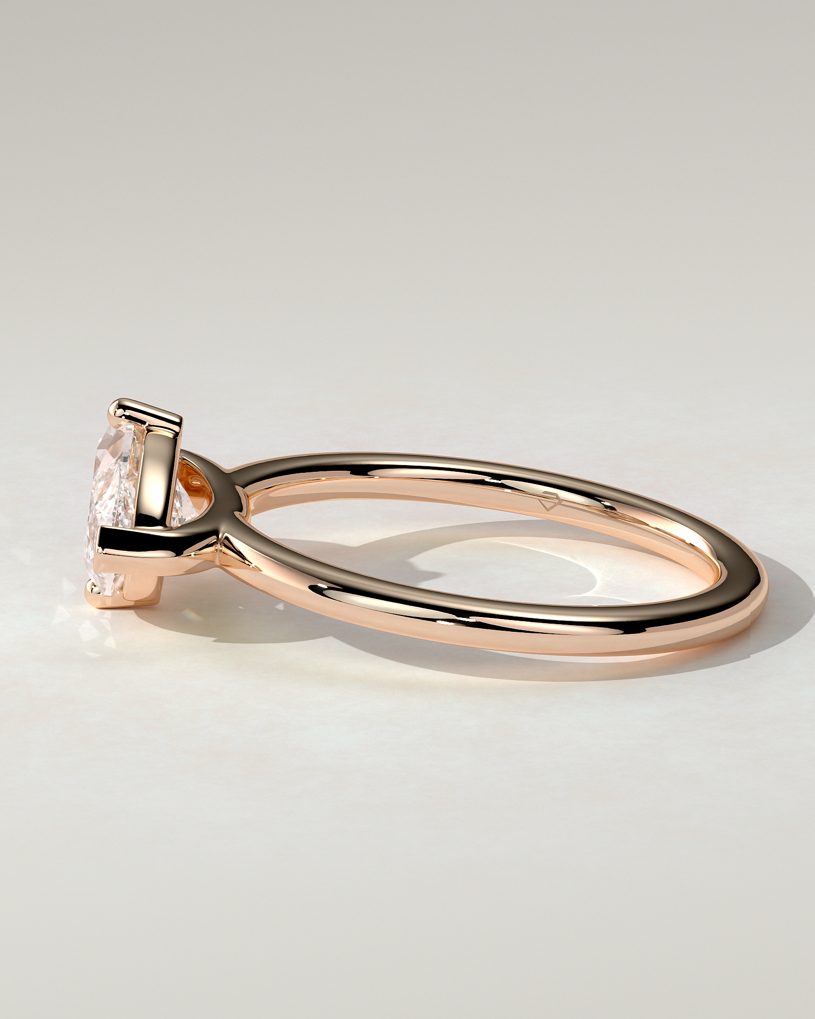 River East-West Round Ring