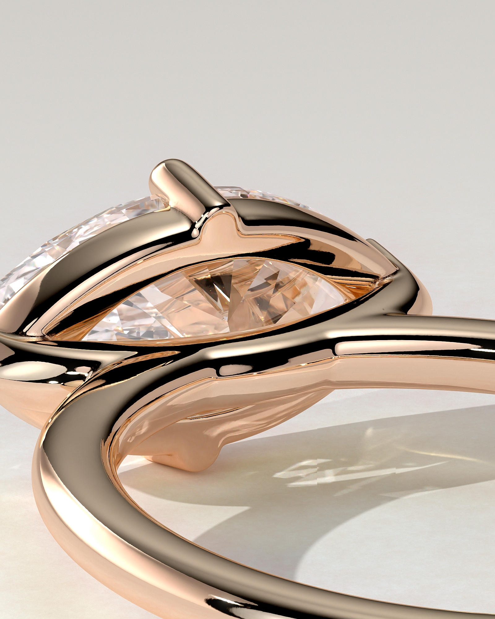 River East-West Round Ring