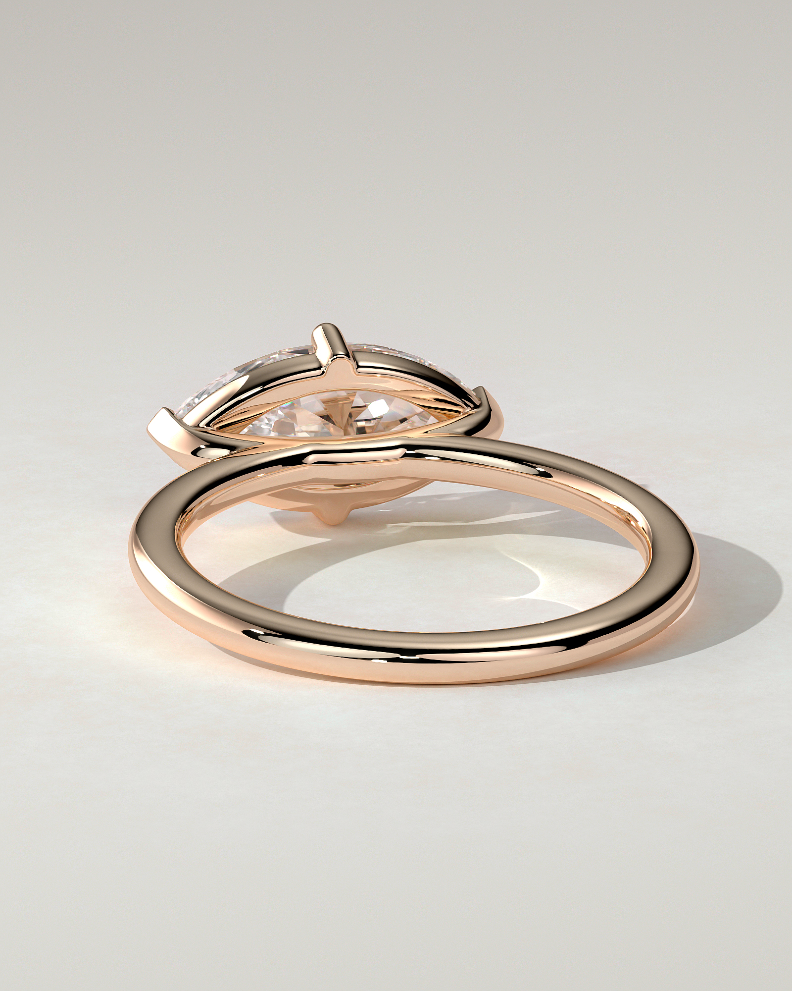 River East-West Round Ring