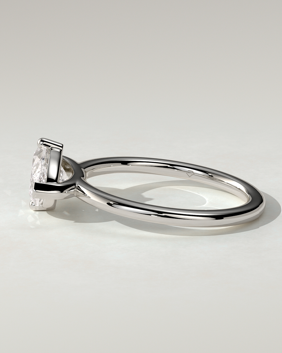 River East-West Round Ring